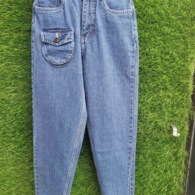 Mom fit jeans size 30