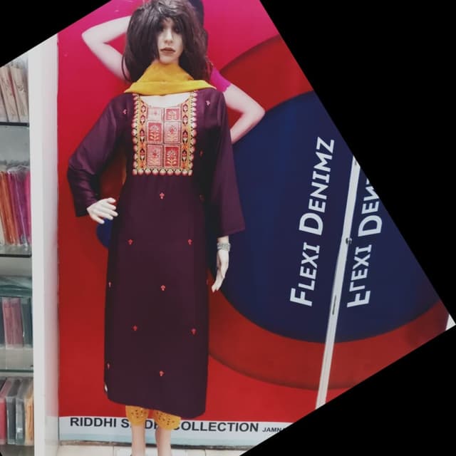 Kurti, dupatta with pent.