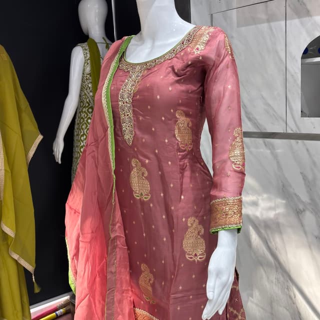 Salwar Suite