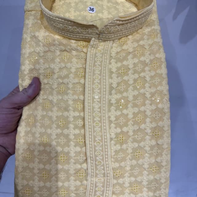 Lakhavi kurta