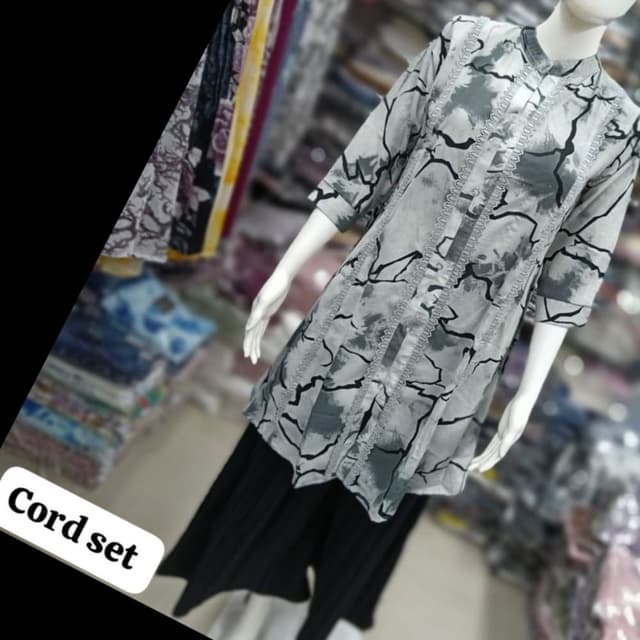 Gray and Black Cord Set